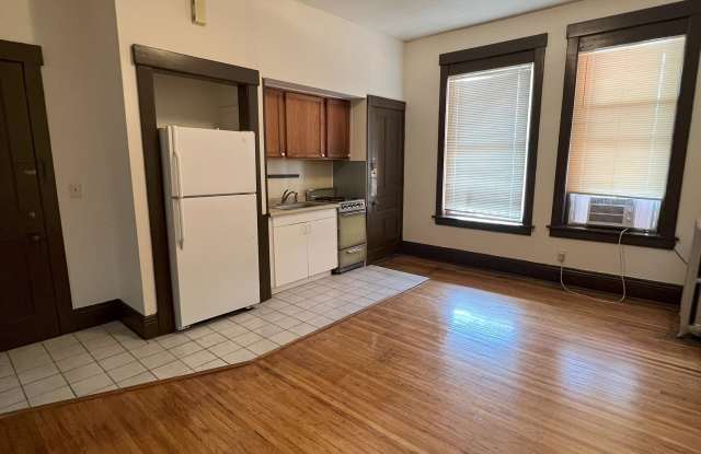 318 Brady Street - 6 photos photos