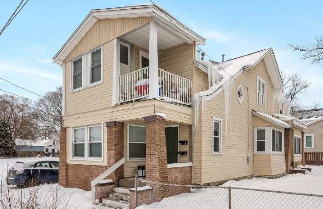 700 Broadway Ave Nw photos photos