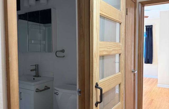 ✨Beautifully Remodeled Modern Smart Home for Rent! ✨ Gallery 4