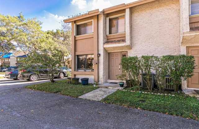 227 Wimbledon Lake Dr photos photos