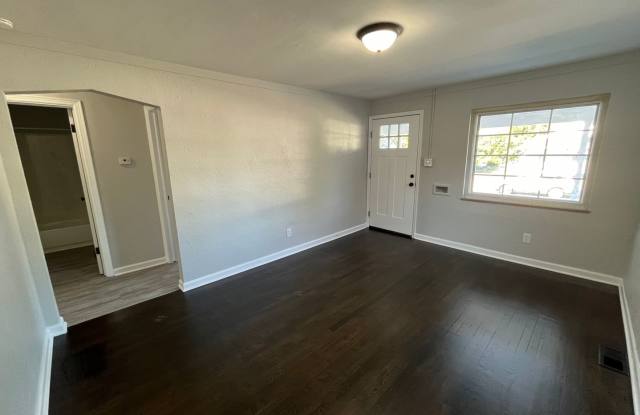 **COMPLETELY REMODELED 2-BEDROOM HOME W/ FULL BASEMENT  FENCED IN BACKYARD!!** Gallery 4
