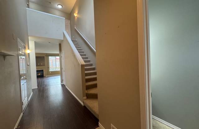 Tucked Away Two Bedroom In A Gated Community! Gallery 4