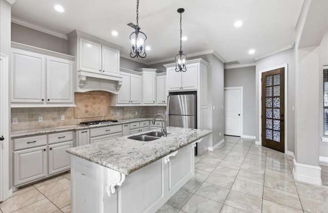 160 Colonial Estates Drive Gallery 4