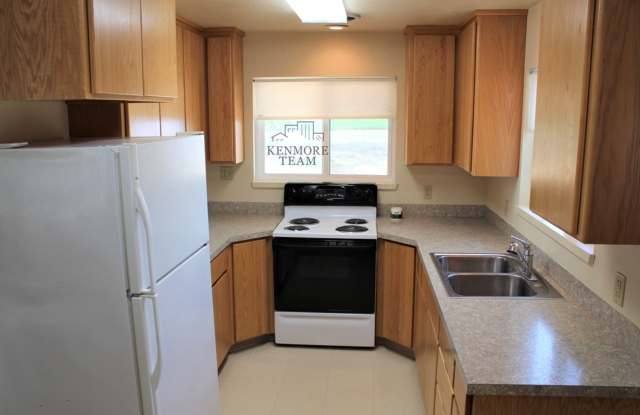 2 Bedroom, 1 Bath Home in North Pasco Gallery 1