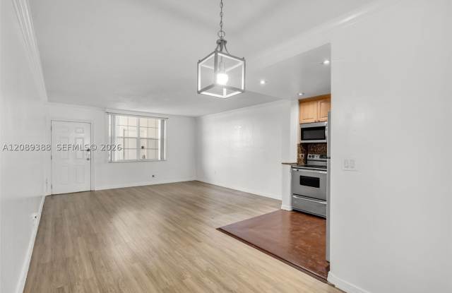 1800 79th St Cswy Gallery 3