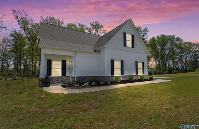 Like New 3 bed 3 bath House with Bonus room photos photos