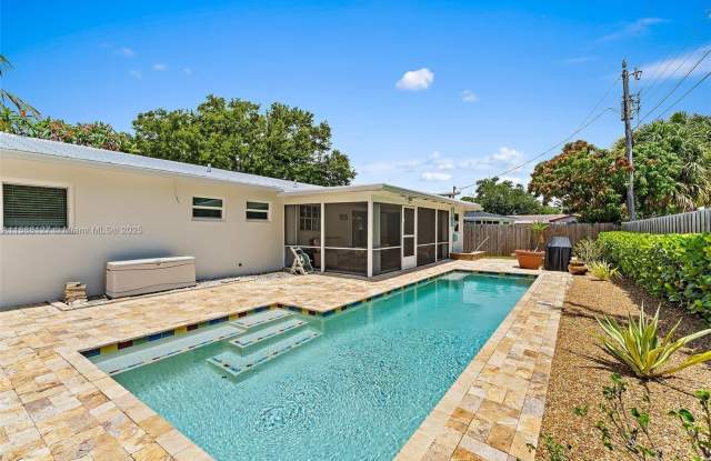 367 W Riverside Dr photos photos