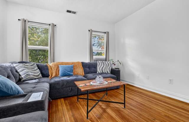 977 Townsend Avenue Gallery 3