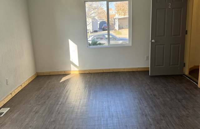 1517 4th Avenue South - 2 photos photos