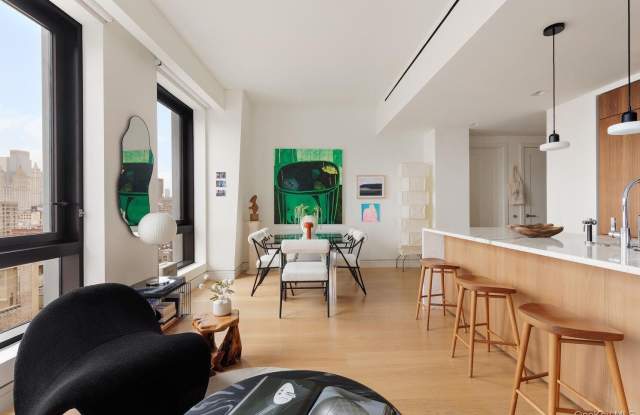 242 BROOME Street Gallery 4
