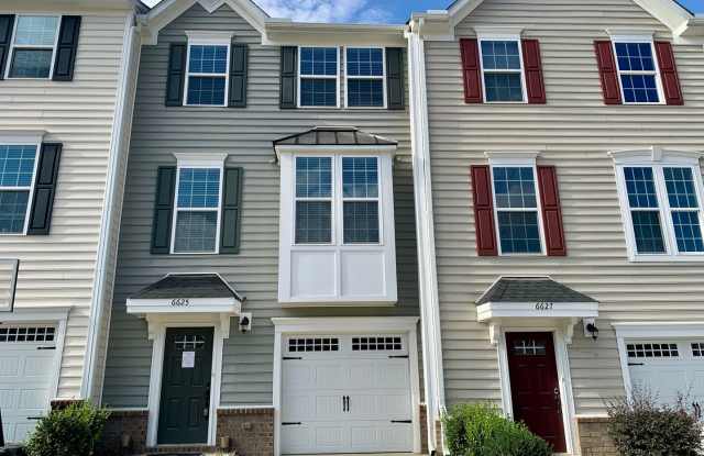 Amazing 3 Bedroom Townhome in North East Raleigh, Available Now! photos photos
