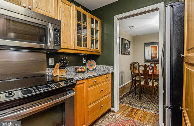 2813 LEE OAKS COURT Gallery 4