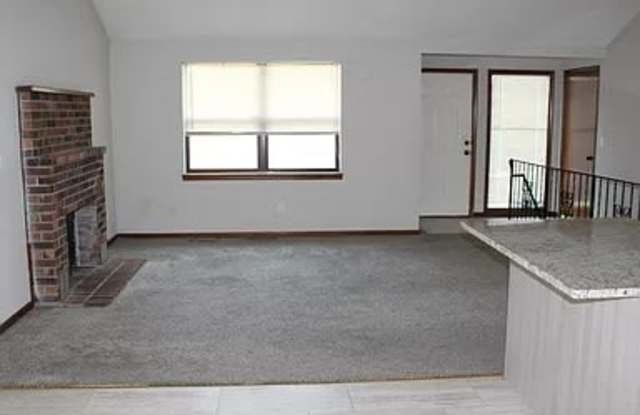 13743 W 62nd St, Shawnee, KS 66216 - 13743 West 62nd Street, Shawnee, KS 66216