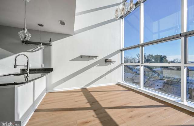 444 W BROAD Street unit: 619 photos photos