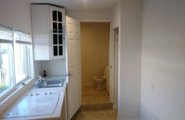 810 E Richmere St C - 810 E Richmere St, Tampa, FL 33612