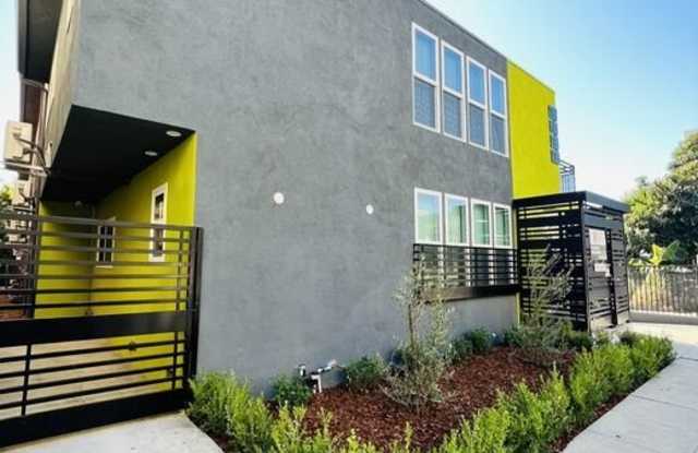 6244 De Longpre Ave unit: 10 photos photos