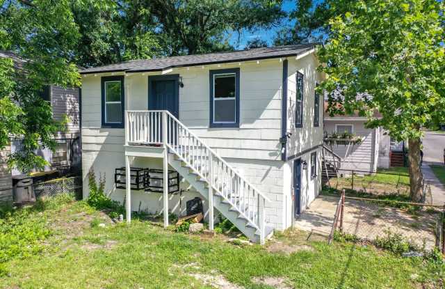 844 Tyler Street - 1 photos photos