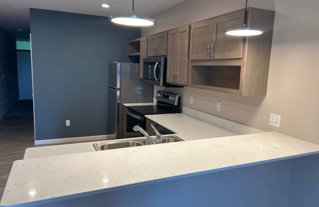 Plaza 93 West Apartments Gallery 3