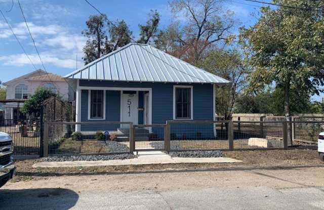 Fully Restored 2BR Classic Near Downtown Dignowity Hill photos photos Fully Restored 2BR Classic Near Downtown Dignowity Hill photos photos