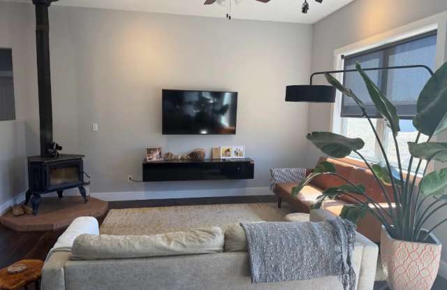 31300 Glenview Drive Gallery 2