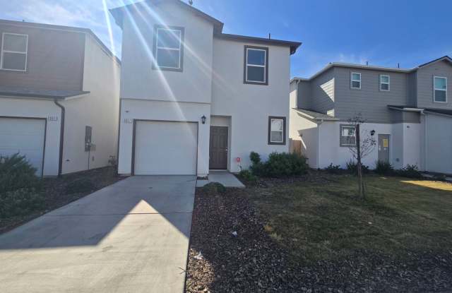 3 BR 2.5 BA Available Now photos photos