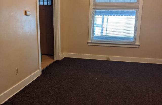 Large 4 bedroom house in Arlington Gallery 3