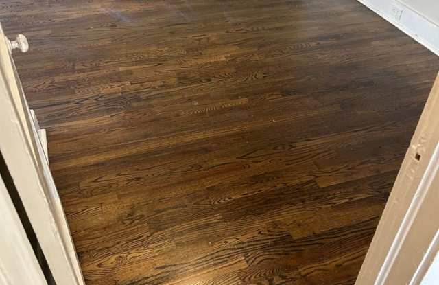 Newly Renovated 4 Bedroom Home / College Hills Community Gallery 3