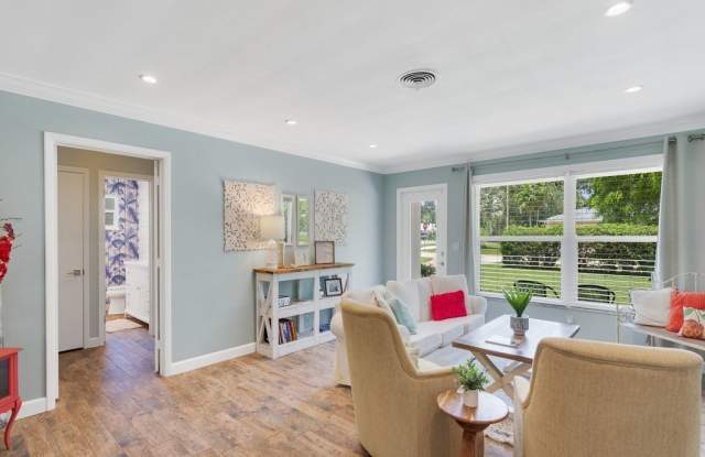 706 Iris Lane Gallery 3