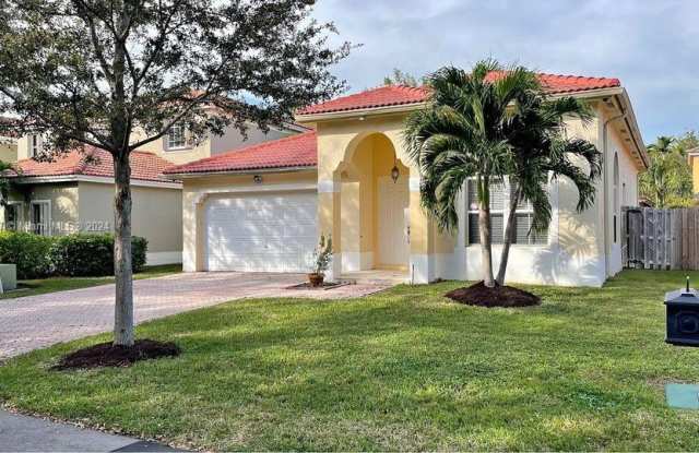 9051 SW 162nd Ln - 9051 Southwest 162nd Lane, Palmetto Bay, FL 33157