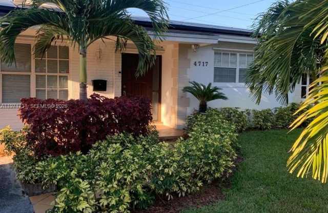 4717 Washington St photos photos