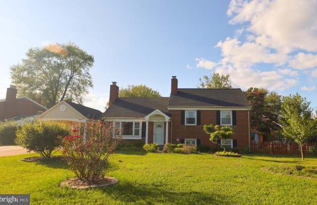 7612 NEWCASTLE DRIVE - 7612 Newcastle Drive, Annandale, VA 22003