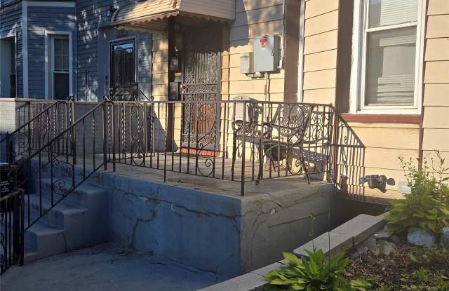 2726 Holland Avenue Gallery 2
