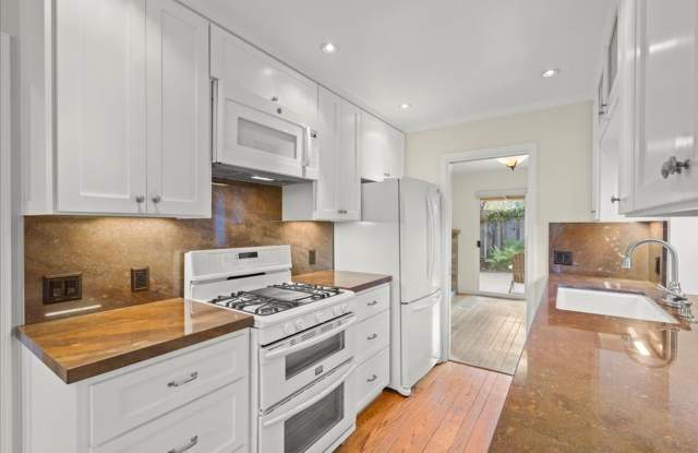 3 bed 2 bath home with washer/dryer in Mountain View - 1502 Fordham Way, Mountain View, CA 94040