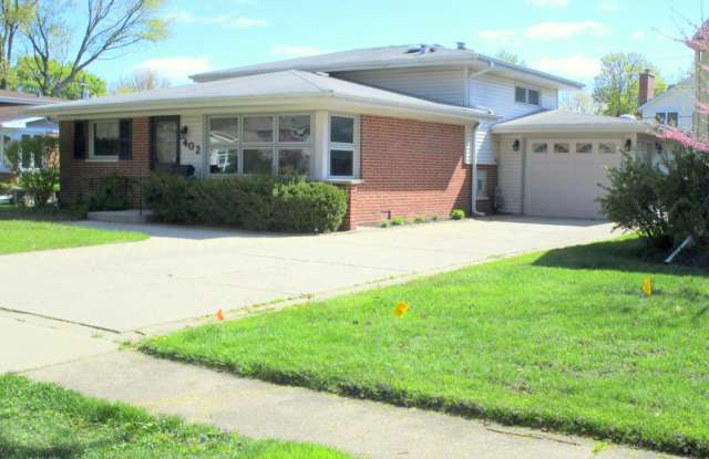 402 Drake Street - 402 Drake Street, Libertyville, IL 60048