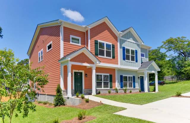 501 South Saluda Avenue Unit B | 4 Bedrooms | 3.5 Bathrooms | Pre-Leasing for July 15, 2027 Gallery 1