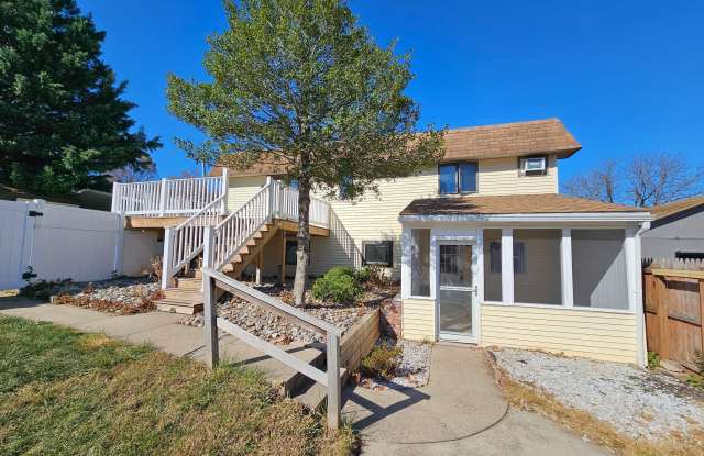 329 WALNUT STREET - 329 Walnut Street, Spring City, PA 19475