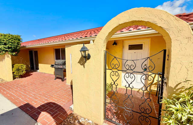 ** GLADES COUNTRY CLUB ** 2 BED / 2 BATH - VILLA - BUNDLED GOLF MEMBERSHIP - ANNUAL RENTAL photos photos