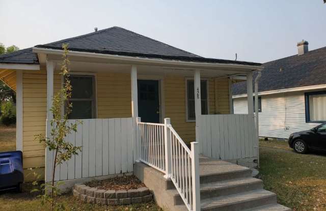DARLING VINTAGE 1 BED 1 BATH HOUSE IN SAINT ANTHONY, ID Gallery 1
