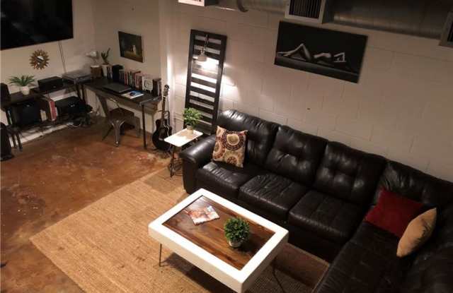 400 Village Parkway NE Gallery 3