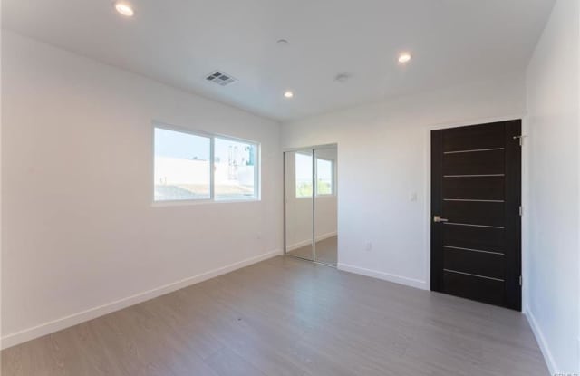 6845 Haskell Avenue photos photos