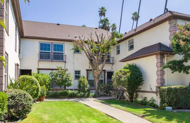 Remodeled Studio in the Heart of Los Feliz | Hardwood Floors | Walk-In Closet | & On-Site Laundry photos photos