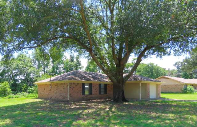 Whitehouse ISD! Charming 3 Bedroom, 2 Bath House w/Garage Gallery 4