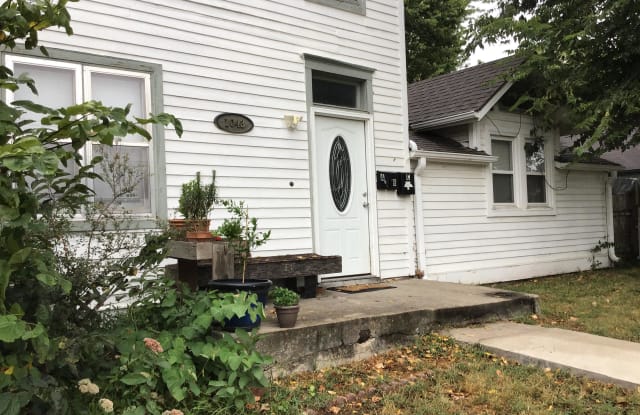 1043 B Delaware St photos photos