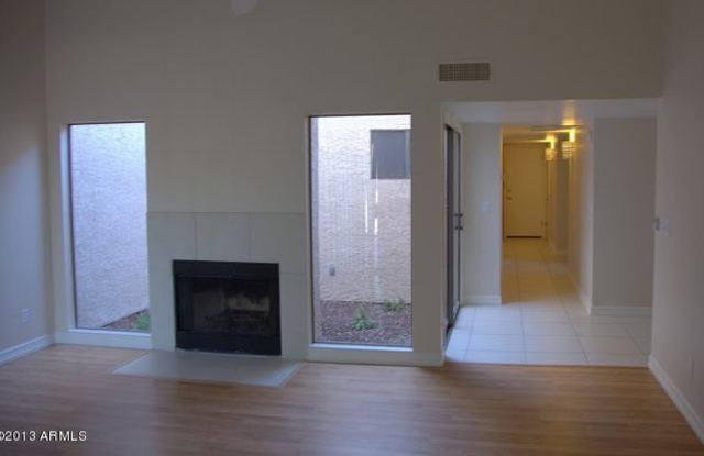 1653 N Sierra Vista Drive Gallery 2