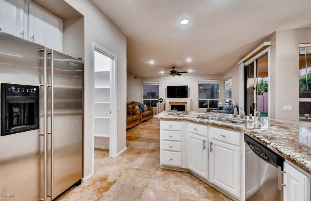 5304 E WOODRIDGE Drive Gallery 3