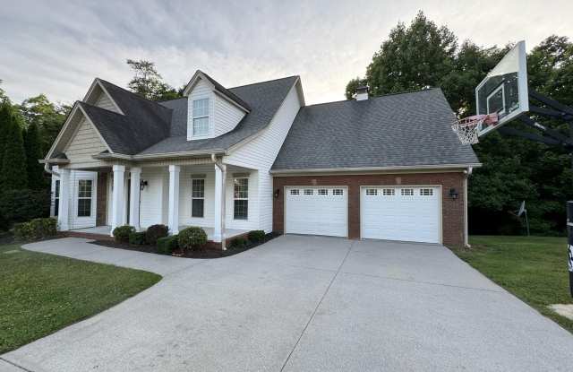 5542 Ginkgo Road Gallery 2