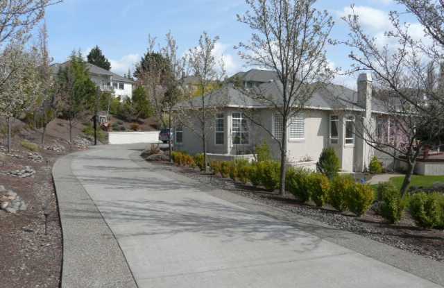 SPACIOUS  STYLISH CUSTOM HOME- 4 BEDROOMS OF LUXURY photos photos