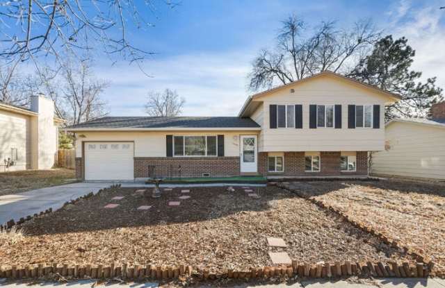 1549 Sanderson Avenue - 1549 Sanderson Avenue, Colorado Springs, CO 80915
