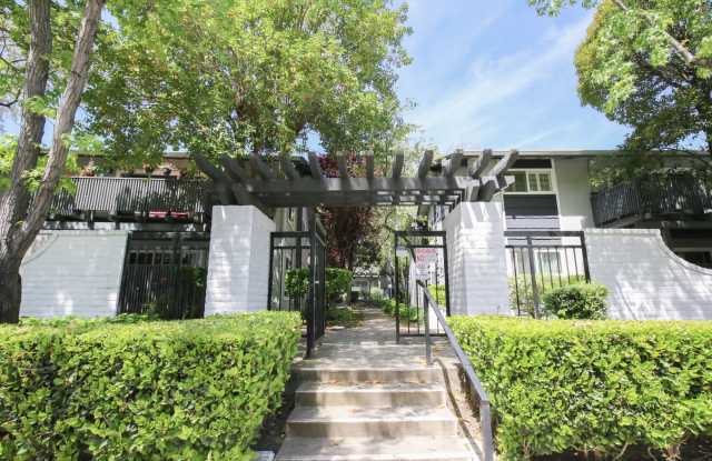San Ramon Gardens Condo - 2 Bed and 1 Bath Convenient Location - 9085 Alcosta Boulevard, San Ramon, CA 94583