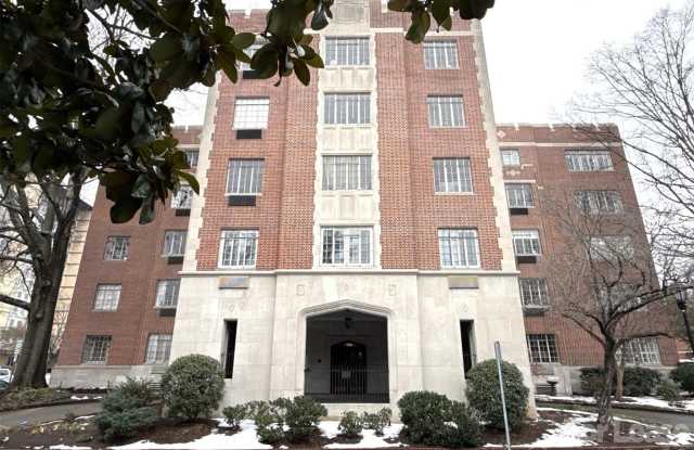 301 W 10th Street unit: 106 photos photos